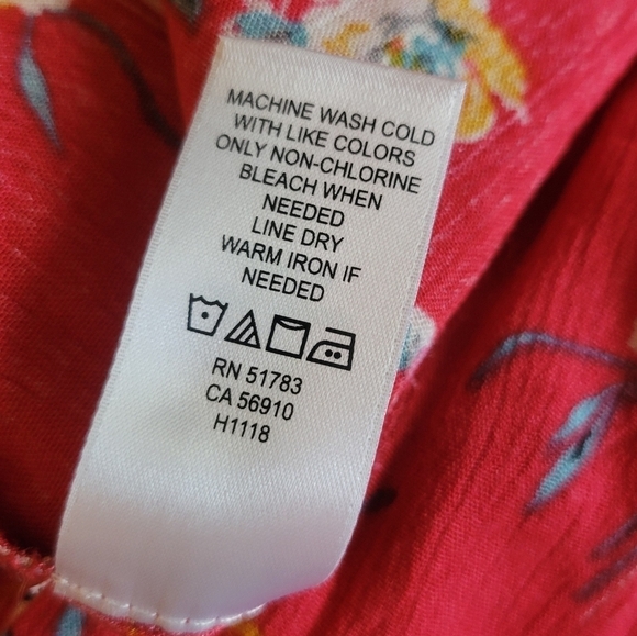 New maurices size 2x red floral off shoulders top - Picture 5 of 7